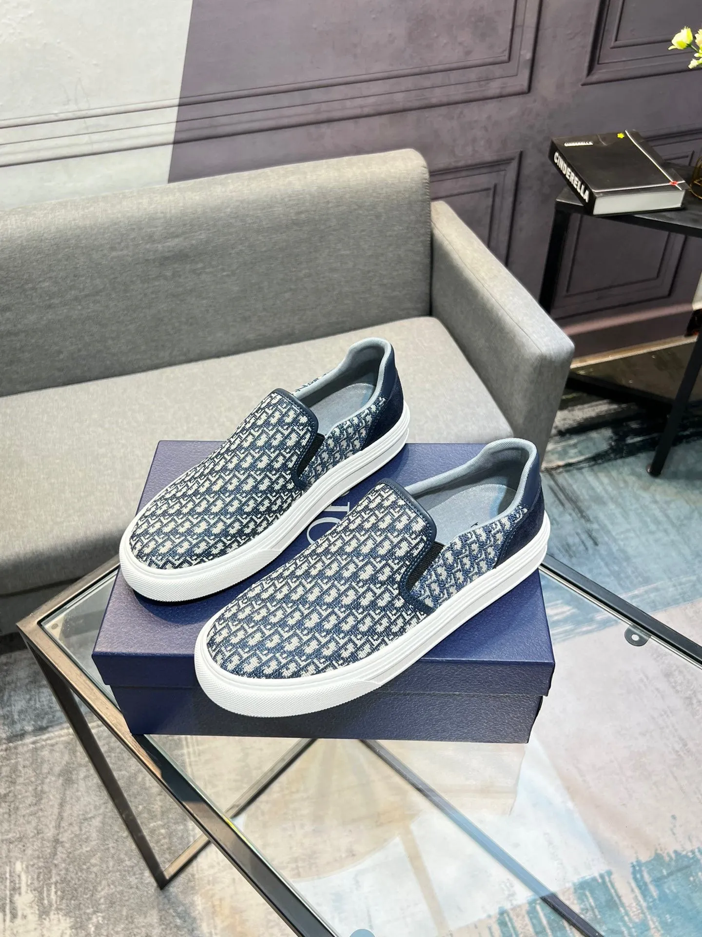 Men's shoes 💰380 The latest DiOr shipment, using imported top-grade jacquard fabric with cowhide design 👍 Breathable mesh lining, comfortable to wear, lightweight, original last mold, official website 1:1, private mold outsole, non-slip, color, multiple colors available, code number 38 to 44 (45 can be ordered)